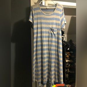 Medium LuLaRoe Carly